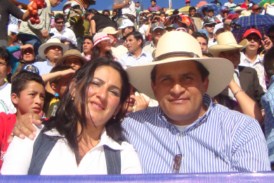 Sr. Hernn Vsquez, candidato a la Alcalda de Hualgayoc, y su bella esposa